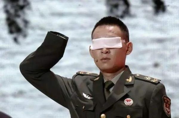说人炸眼是什么意思,炸瞎双眼